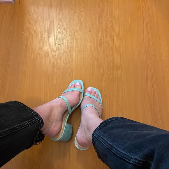 Steve Madden Mint Issy Mule Sandals - Picture 3 of 4